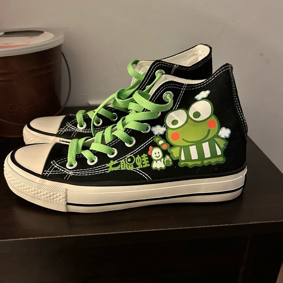 Chuck style Keroppi sneakers size 40 EUC - Picture 2 of 6